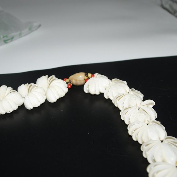 Tahitian Shell Pupa Lei Graduation Lei  free shipping - Picture 4 of 9